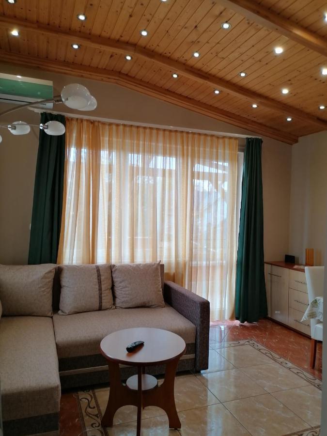Betty-Major Apartman Hajdúszoboszló Buitenkant foto