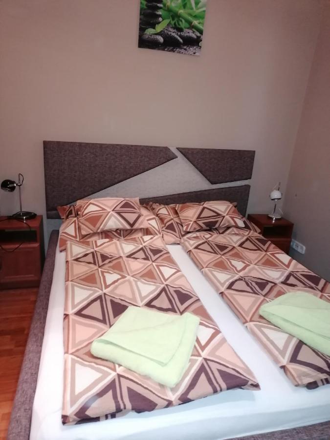 Betty-Major Apartman Hajdúszoboszló Buitenkant foto